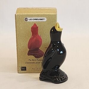 Le Creuset Stoneware Pie Bird Funnel Black Yellow Beak 3.5 inch with Box